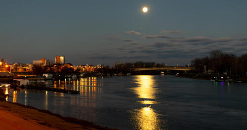 Moonrise over Tisza